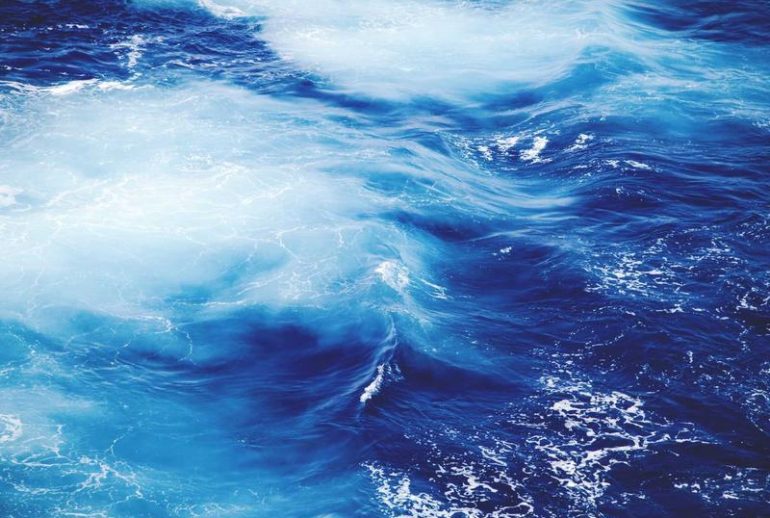 Perbedaan sewa dan membeli properti komersial di Surabaya untuk bisnis